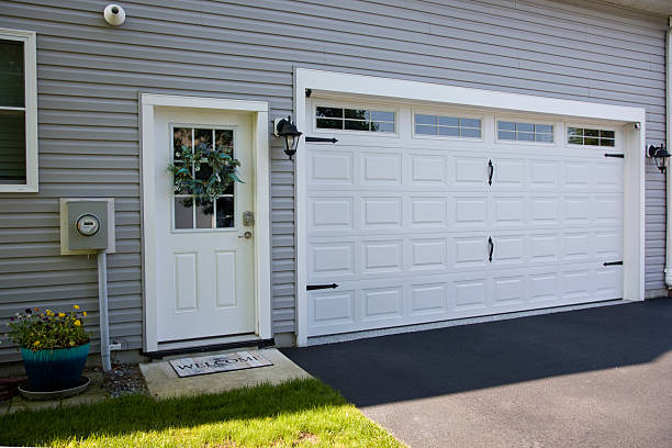 24/7 Emergency Garage Door Panel Replacement experts in Garden Home-Whitford, OR
